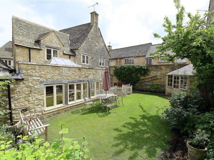 Coach House Burford Villa Exterior photo